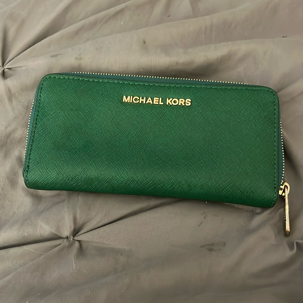 Micheal Kors size wallet